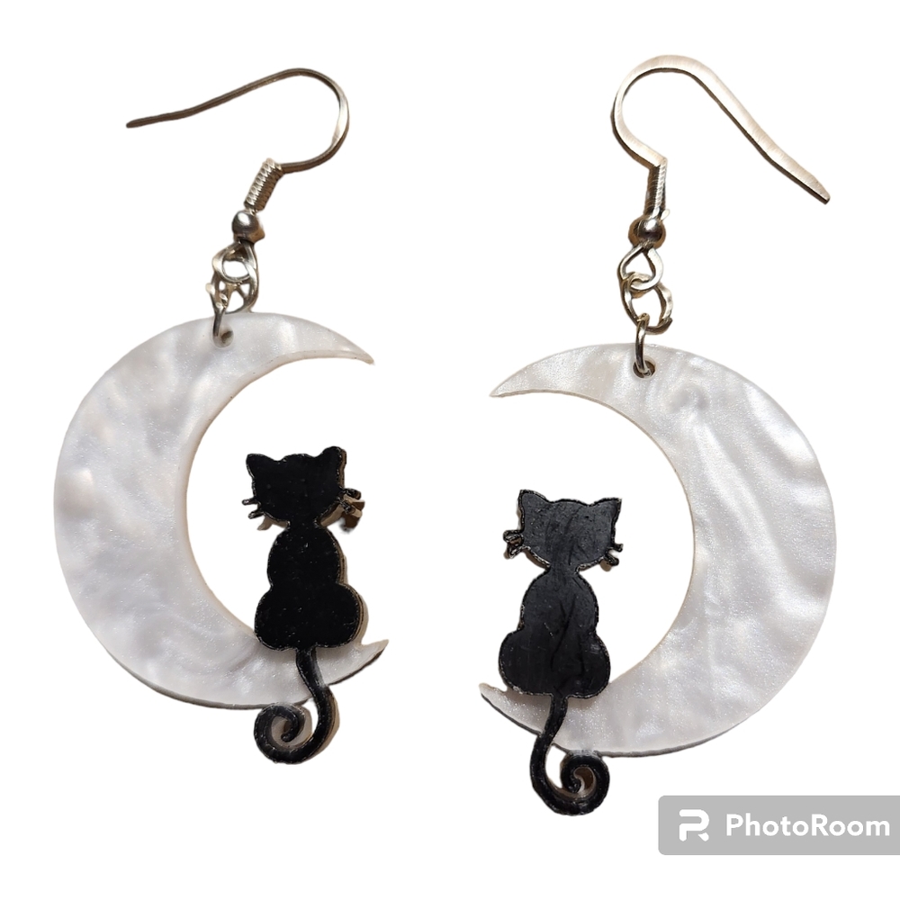 Cat on Moon Dangle Acrylic Earrings Black & White NEW Comes in Heavy Gift Box